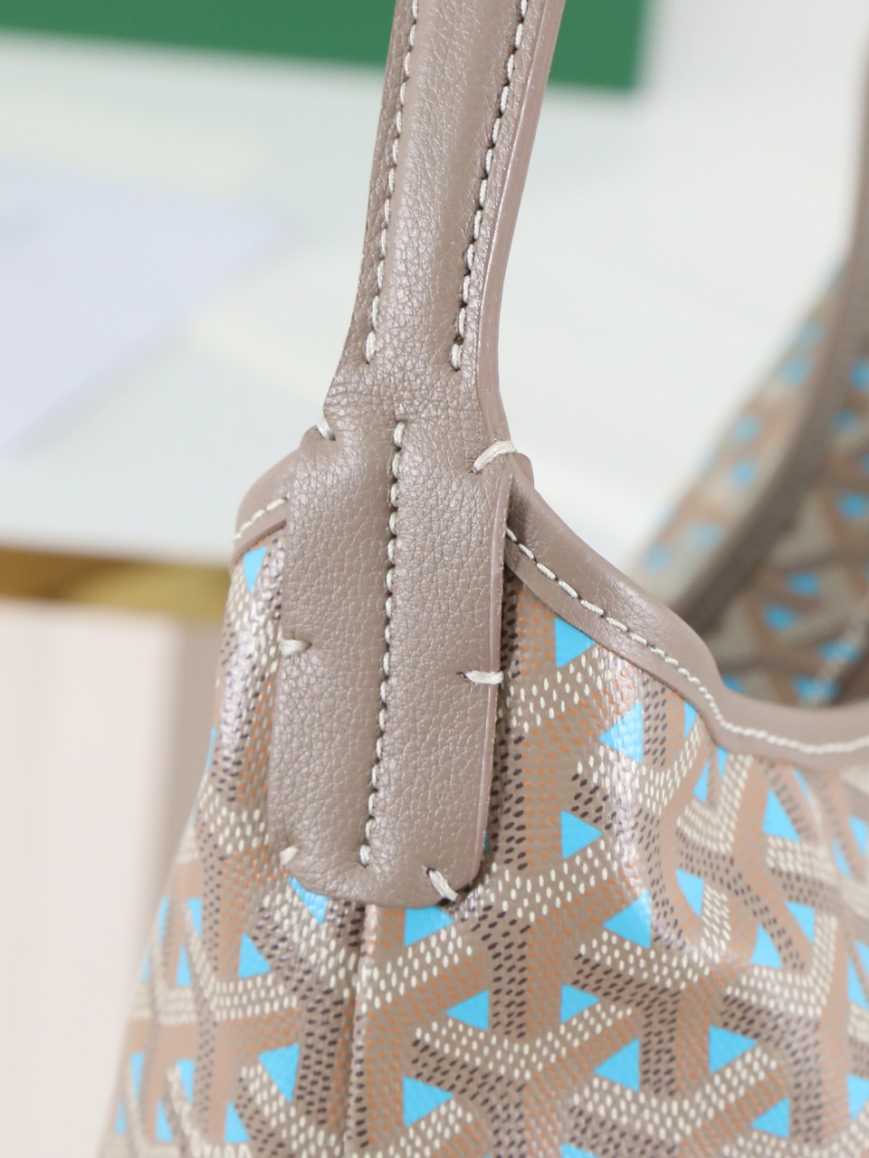 NO:618406,03 Close-up of coffee blue details, Goya [original factory]1986090903咖蓝细节特写,戈雅【原厂】,Bag