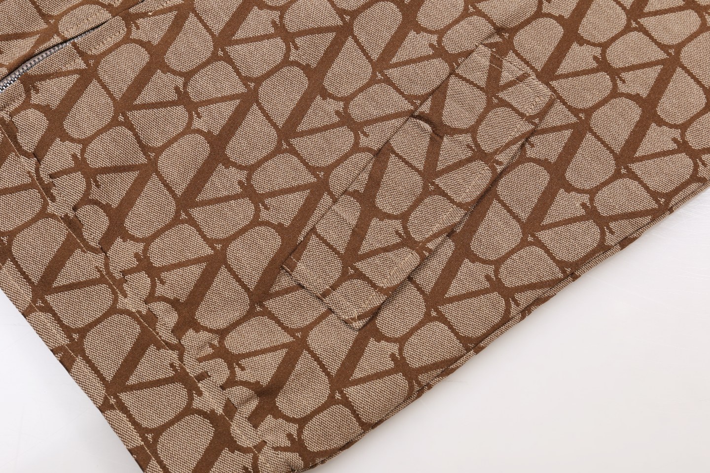 Valentino Autumn Hats: Original High-Density Fabric with Golden Zipper - 图片 5