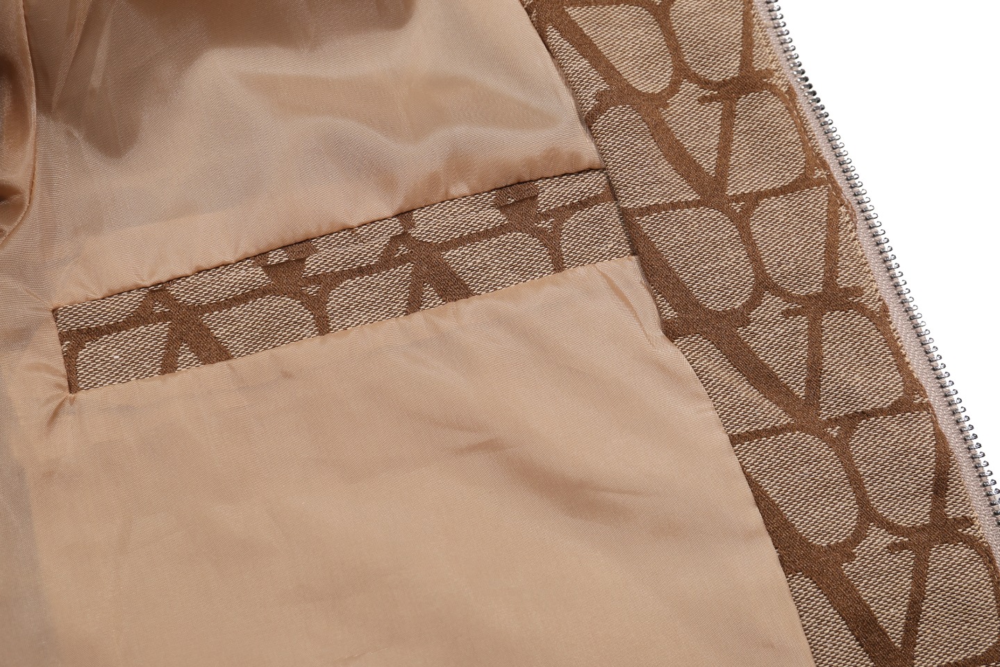 Valentino Autumn Hats: Original High-Density Fabric with Golden Zipper - 图片 9