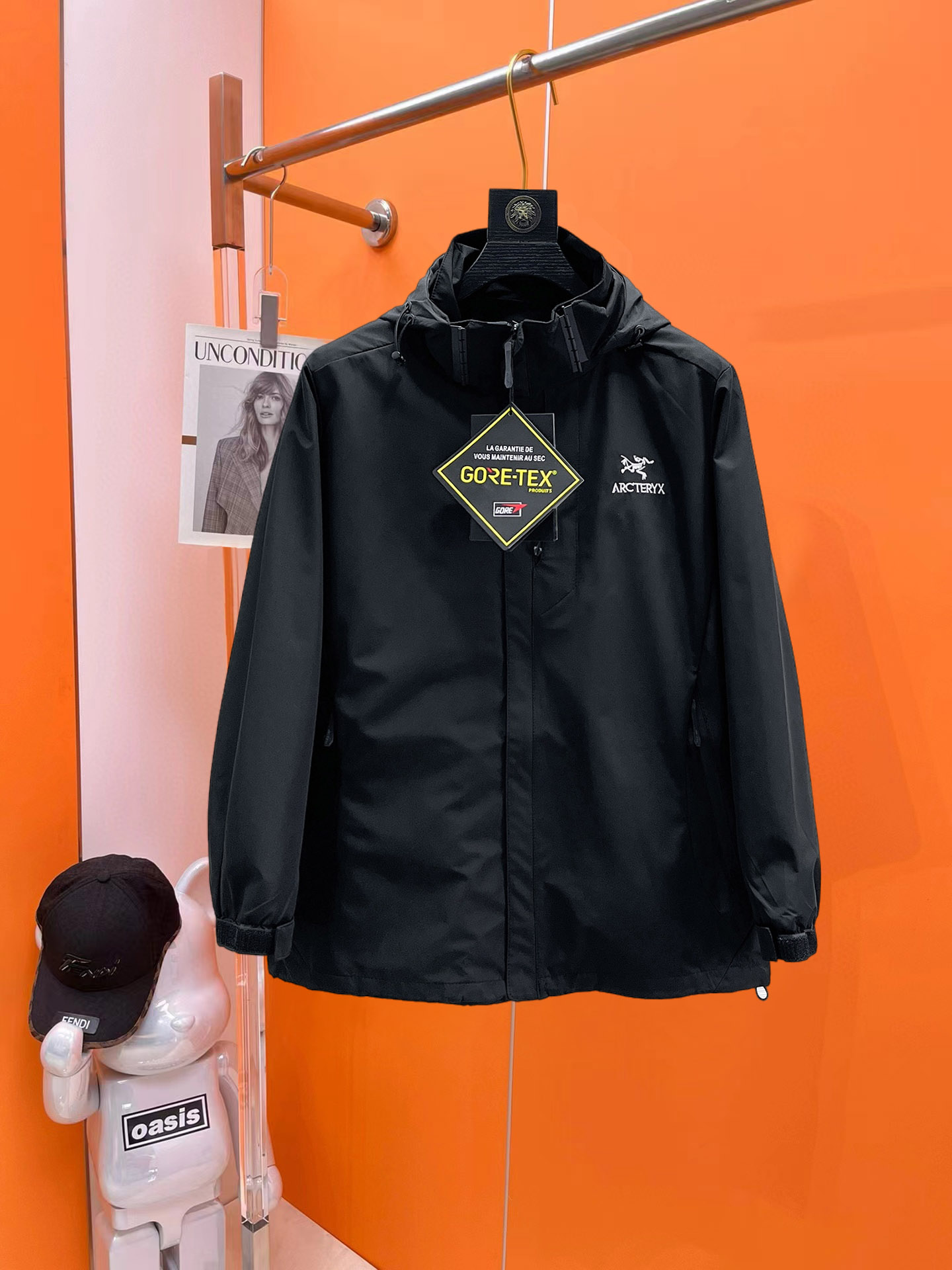 NO:540966,Archaeopteryx 2025 autumn new jacket, the new product on the show is perfect, comfortable and warm when worn on both sides, three-standard full color and attractive, and the very outstanding design easily advances the sense of fashion, the workmanship is extremely exquisite and rigorous, and the wiring is neat and meticulous!  A masterpiece of a big-name designer!  The upper body doesn't look bloated and super handsome!  Spot code M ~ XXXL,arc'teryx,jackets & coats,jackets & coats,alexander wang19860909始祖鸟 2025秋季新款夹克外套,秀场新品品相非常完美,双面穿舒适保暖,三标齐全色泽饱满诱人,非常出彩的设计,轻松将时髦感进阶,做工极为考究严谨,走线工整细致！大牌设计师巨作！上身不显臃肿、超级帅气！现货码数M ～ XXXL,arc'teryx,jackets & coats,jackets & coats,alexander wang,Men's clothing