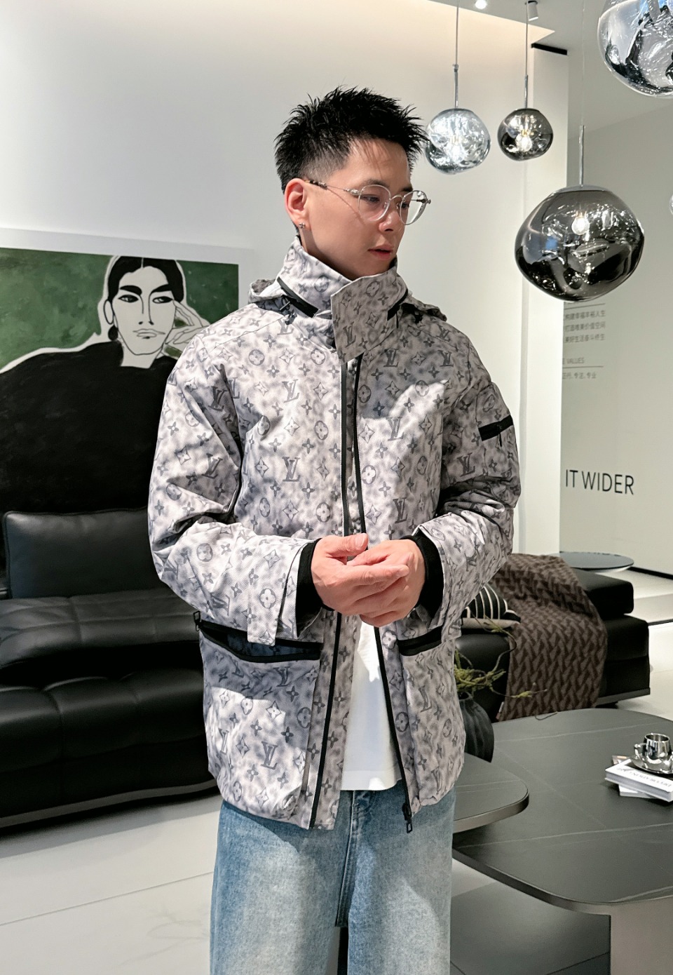 NO:530518,Lv2025 autumn new men's jacket, original single three-standard full high-end version!  Customized fabrics for counters are breathable and comfortable, with impeccable details, brand elements design concept, professional purchasing level reflects high quality. The feel is delicate and soft!  It is casually cut, with a great upper body style!  Number of codes M~XXXL, louis vuitton,jackets & coats,jackets & coats,alexander wang19860909Lv2025秋季新款男士夹克外套,原单三标齐全高端版本！专柜定制面料 透气舒适度高,细节无可挑剔,品牌元素设计理念,专业代购级体现高品质.手感细腻柔软！呈现休闲裁剪,上身版型超赞！码数M～XXXL,,louis vuitton,jackets & coats,jackets & coats,alexander wang,Men's clothing