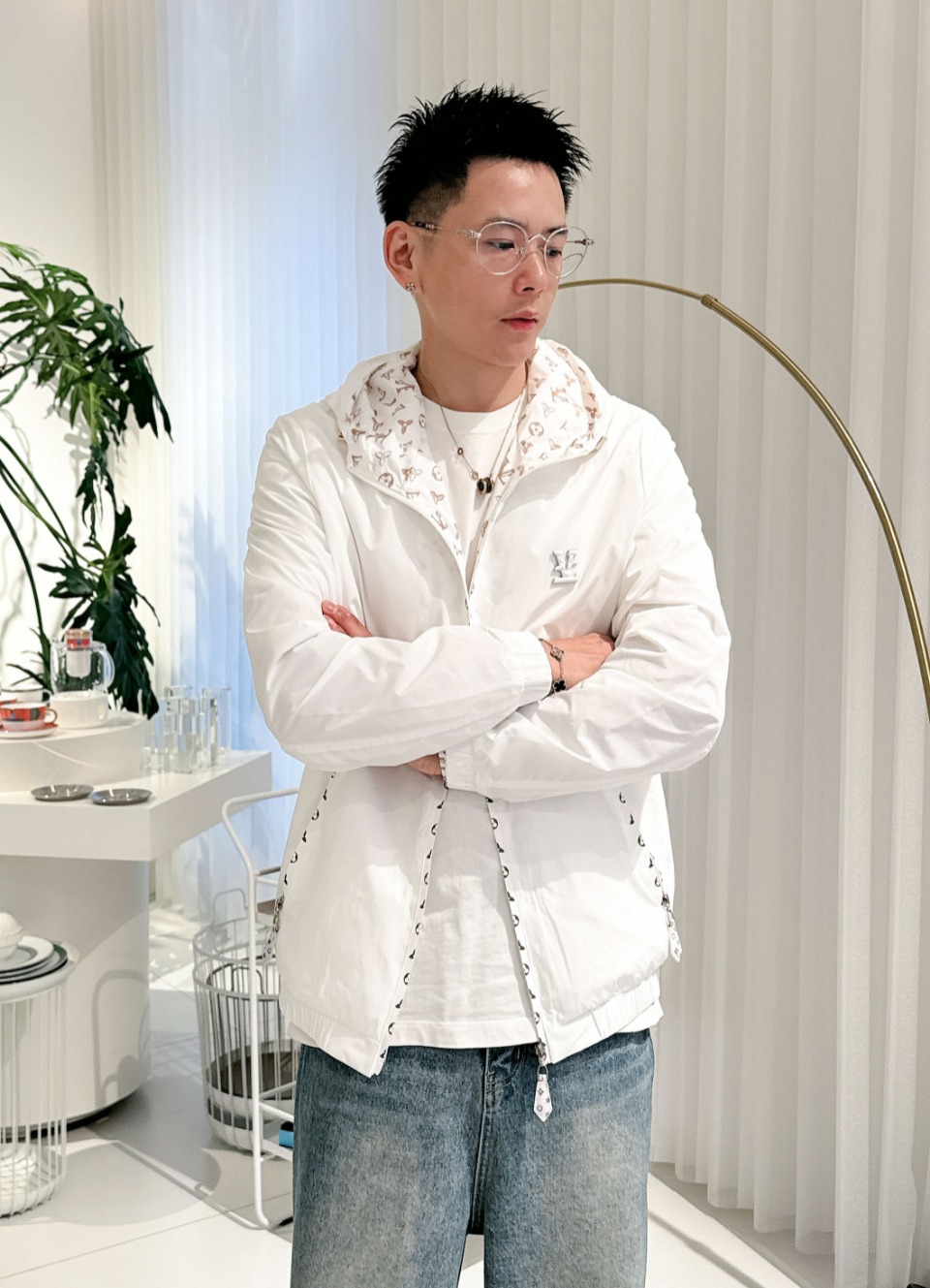 NO:530479,Lv 2025 autumn new men's jacket, original single three-standard full high-end version!  Customized fabrics for counters are breathable and comfortable, with impeccable details, brand elements design concept, professional purchasing level reflects high quality. The feel is delicate and soft!  It is casually cut, with a great upper body style!  Number of codes M~XXXL, louis vuitton,jackets & coats,jackets & coats,alexander wang19860909Lv 2025秋季新款男士夹克外套,原单三标齐全高端版本！专柜定制面料 透气舒适度高,细节无可挑剔,品牌元素设计理念,专业代购级体现高品质.手感细腻柔软！呈现休闲裁剪,上身版型超赞！码数M～XXXL,,louis vuitton,jackets & coats,jackets & coats,alexander wang,Men's clothing