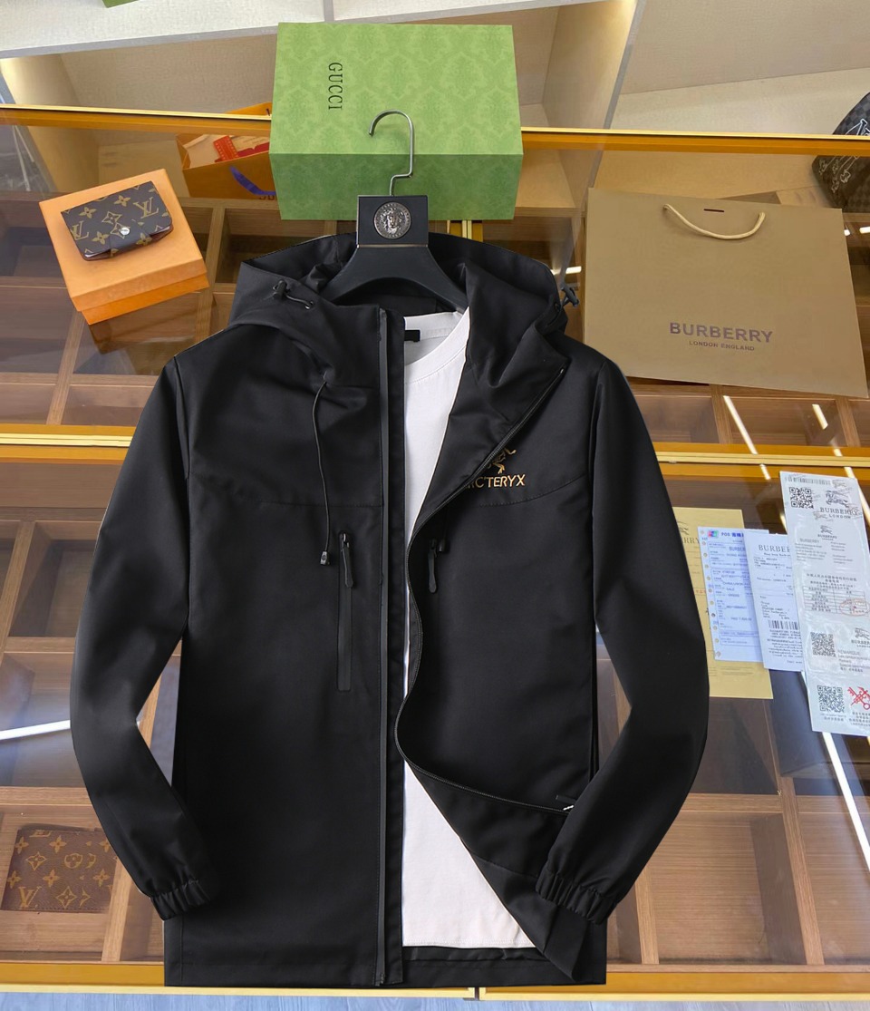 NO:519403,Archaeopteryx 2025 spring new jacket jacket, the new product on the show is perfect, comfortable and warm, the three standards are complete in color and full and attractive, and the very outstanding design easily advances the sense of fashion, the workmanship is extremely exquisite and rigorous, and the wiring is neat and meticulous!  A masterpiece of a big-name designer!  The upper body doesn't look bloated and super handsome!  Spot code M ~ XXXL,arc'teryx,jackets & coats,jackets & coats,alexander wang19860909始祖鸟 2025春季新款夹克外套,秀场新品品相非常完美,舒适保暖,三标齐全色泽饱满诱人,非常出彩的设计,轻松将时髦感进阶,做工极为考究严谨,走线工整细致！大牌设计师巨作！上身不显臃肿、超级帅气！现货码数M ～ XXXL,arc'teryx,jackets & coats,jackets & coats,alexander wang,Men's clothing