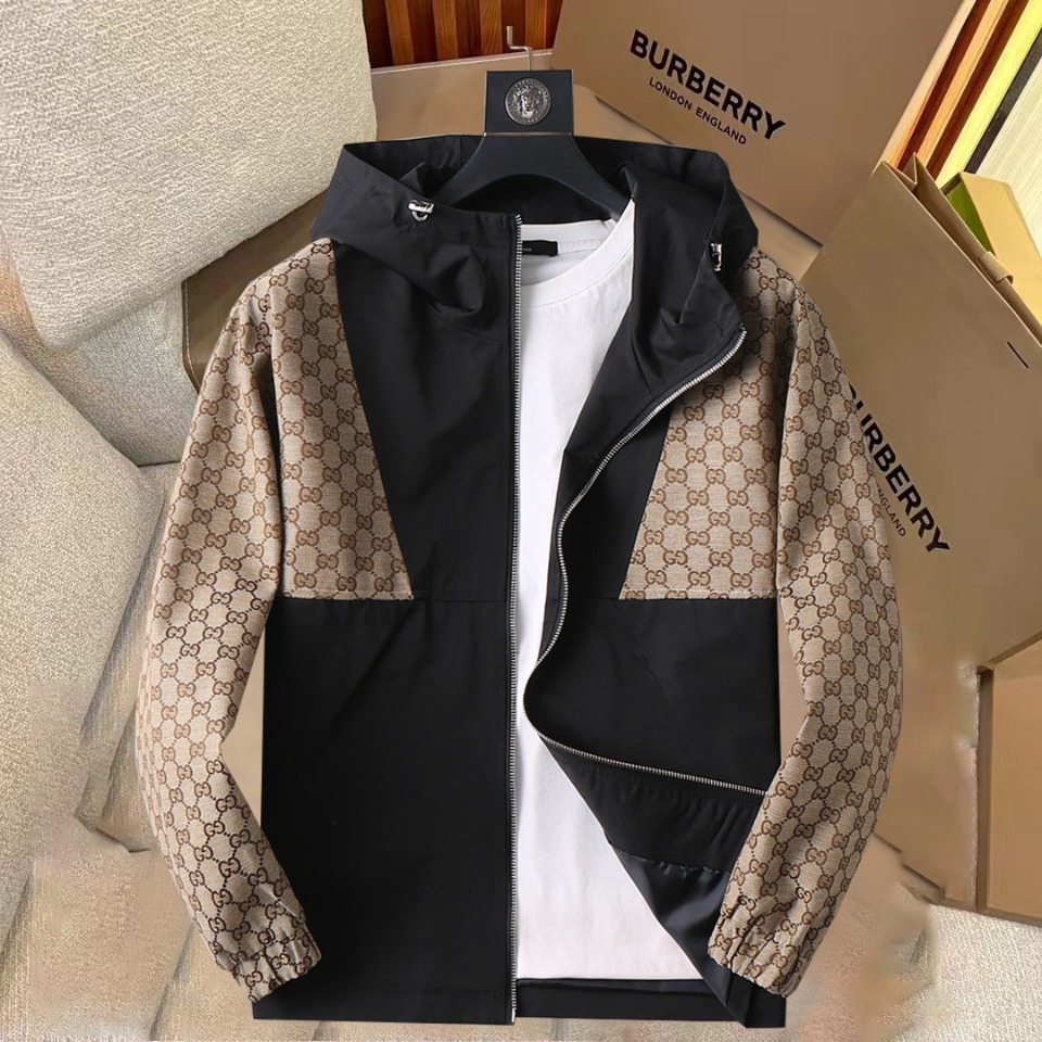 NO:520649,Gucci's new spring jacket 2025, the new product on the show is perfect, comfortable and warm, the three standards have a complete color and full and attractive color, and the very outstanding design easily advances the sense of fashion, the workmanship is extremely exquisite and rigorous, and the wiring is neat and meticulous!  A masterpiece of a big-name designer!  The upper body doesn't look bloated and super handsome!  Spot code M ~ XXXL,,gucci,jackets & coats,jackets & coats,alexander wang19860909古驰 2025春季新款夹克外套,秀场新品品相非常完美,舒适保暖,三标齐全色泽饱满诱人,非常出彩的设计,轻松将时髦感进阶,做工极为考究严谨,走线工整细致！大牌设计师巨作！上身不显臃肿、超级帅气！现货码数M ～ XXXL,,gucci,jackets & coats,jackets & coats,alexander wang,Men's clothing