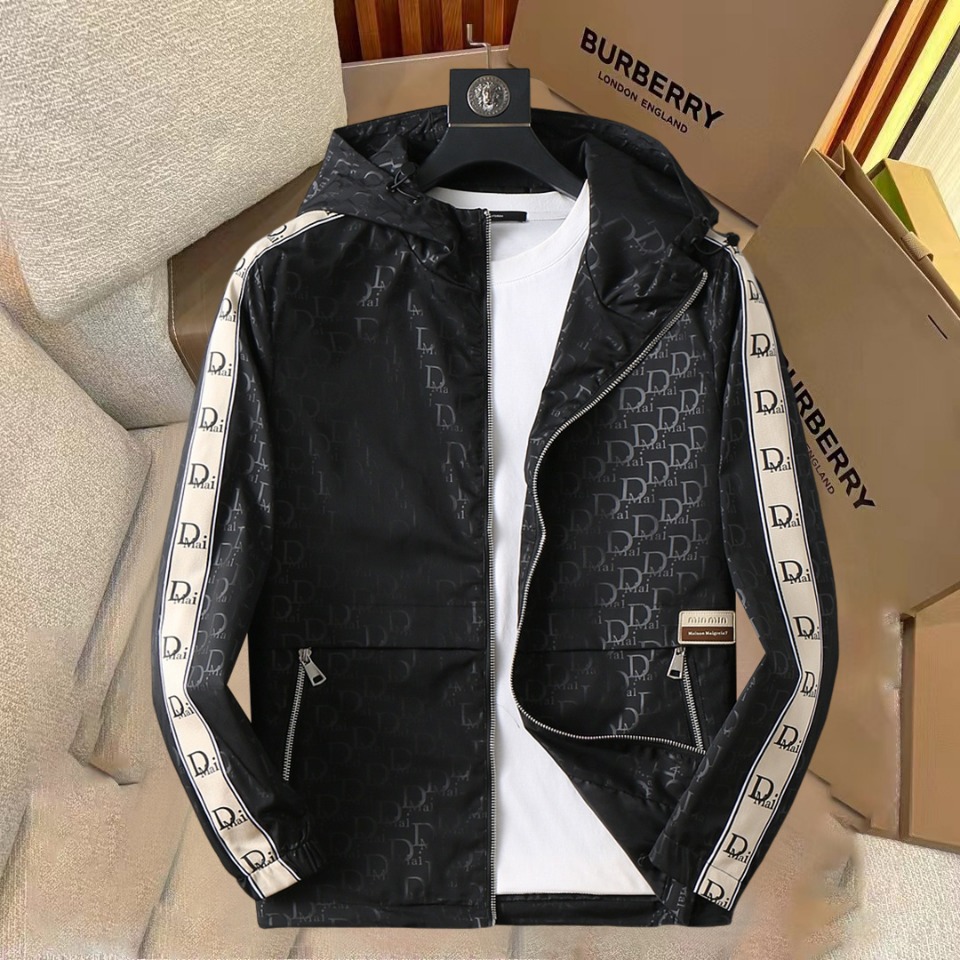 NO:520672,Dior's new spring jacket 2025, the new product on the show is perfect, comfortable and warm, the three standards have a complete color and full and attractive color, and the very outstanding design easily advances the sense of fashion, the workmanship is extremely exquisite and rigorous, and the wiring is neat and meticulous!  A masterpiece of a big-name designer!  The upper body doesn't look bloated and super handsome!  Spot code M ~ XXXL,,dior,jackets & coats,jackets & coats,alexander wang19860909迪奥2025春季新款夹克外套,秀场新品品相非常完美,舒适保暖,三标齐全色泽饱满诱人,非常出彩的设计,轻松将时髦感进阶,做工极为考究严谨,走线工整细致！大牌设计师巨作！上身不显臃肿、超级帅气！现货码数M ～ XXXL,,dior,jackets & coats,jackets & coats,alexander wang,Men's clothing