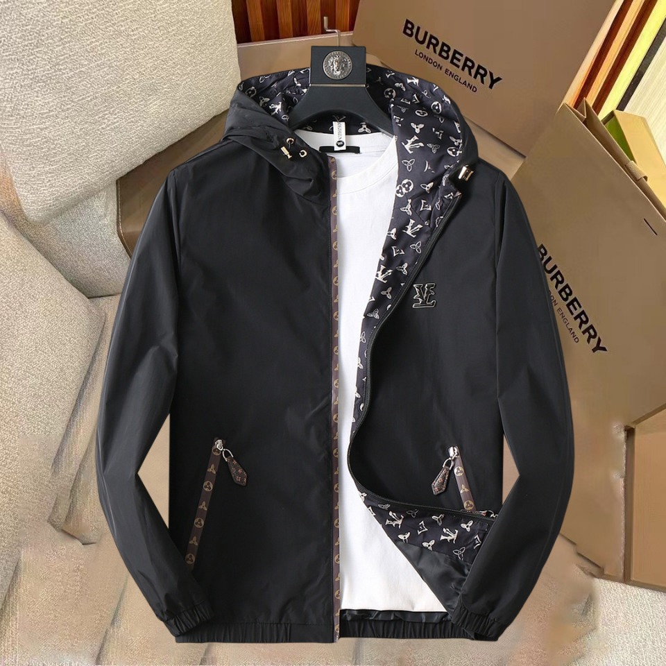 NO:520686,Lv 2025 spring new jacket jacket, the new product on the show is perfect, comfortable and warm, the three standards are complete in color and full and attractive, and the very outstanding design easily advances the sense of fashion, the workmanship is extremely exquisite and rigorous, and the wiring is neat and meticulous!  A masterpiece of a big-name designer!  The upper body doesn't look bloated and super handsome!  Spot code M ~ XXXL,,louis vuitton,jackets & coats,jackets & coats,alexander wang19860909Lv 2025春季新款夹克外套,秀场新品品相非常完美,舒适保暖,三标齐全色泽饱满诱人,非常出彩的设计,轻松将时髦感进阶,做工极为考究严谨,走线工整细致！大牌设计师巨作！上身不显臃肿、超级帅气！现货码数M ～ XXXL,,louis vuitton,jackets & coats,jackets & coats,alexander wang,Men's clothing