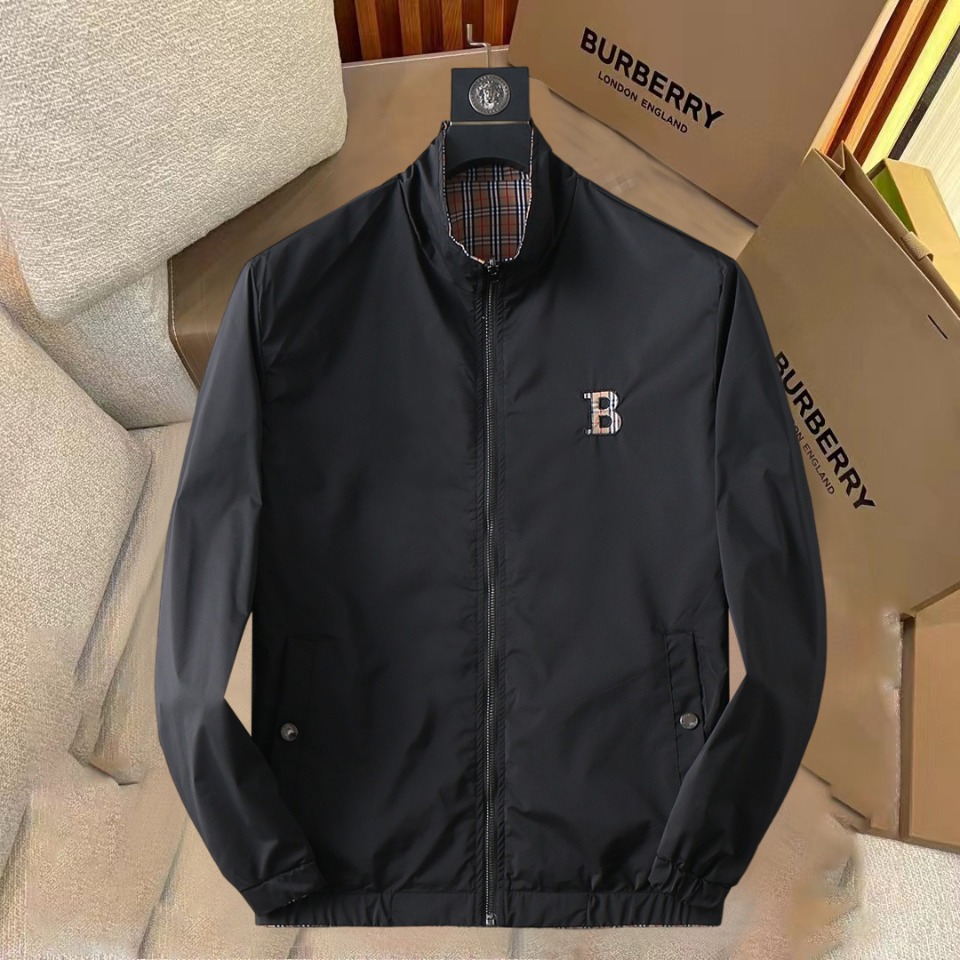 NO:520690,Burberry's new spring jacket for 2025, the new product on the show is perfect, comfortable and warm, the three-standard complete colors and full and attractive, and the very outstanding design easily advances the sense of fashion. The workmanship is extremely exquisite and rigorous, and the wiring is neat and meticulous!  A masterpiece of a big-name designer!  The upper body doesn't look bloated and super handsome!  Spot code M ~ XXXL,,burberry,jackets & coats,jackets & coats,alexander wang19860909巴宝莉 2025春季新款夹克外套,秀场新品品相非常完美,舒适保暖,三标齐全色泽饱满诱人,非常出彩的设计,轻松将时髦感进阶,做工极为考究严谨,走线工整细致！大牌设计师巨作！上身不显臃肿、超级帅气！现货码数M ～ XXXL,,burberry,jackets & coats,jackets & coats,alexander wang,Men's clothing