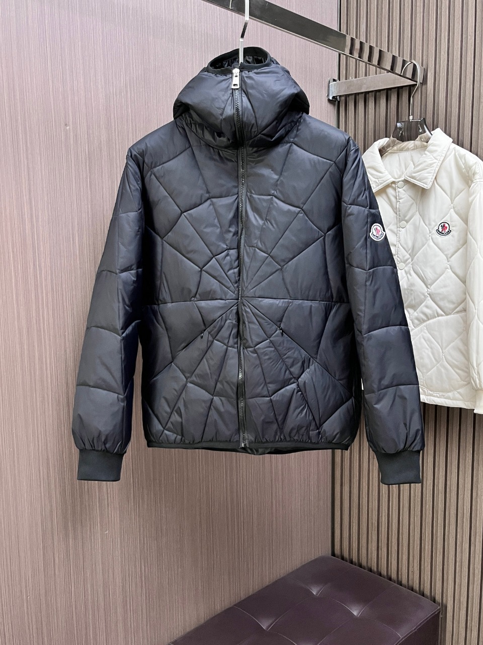 NO:645376,Mengkou ss winter new fashion top down jacket is filled with imported down, the highest quality on the market, imported fabrics, the highest lining standards, never running down, accessories and hardware are all custom-made from the original factory, 10 years of focus on clothing production, ensuring the smoothness of each piece of clothing, the Rolls Royce of the down jacket industry, sizes M-L-XL-2XL-3XL,, Moncler, down jacket, alexander wang19860909蒙口 ss冬季新品时尚顶级羽绒服 填充进口羽绒朵,市面最高品质,进口面料,里布最高标准,绝不跑绒,辅料五金全部原厂定做,10年专注服装生产,保证每件衣服的平整性,羽绒服界的劳斯莱斯 尺码M-L-XL-2XL-3XL,,Moncler,down jacket,alexander wang,Men's clothing