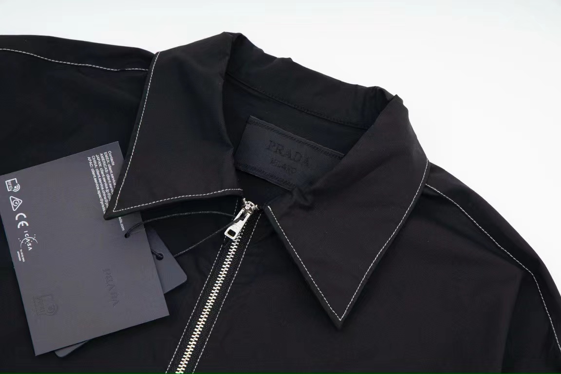 Prada 23SS New Suture Shirts: Cosmopolitan Design with Light-Burning Triangle Line Structure - 图片 6