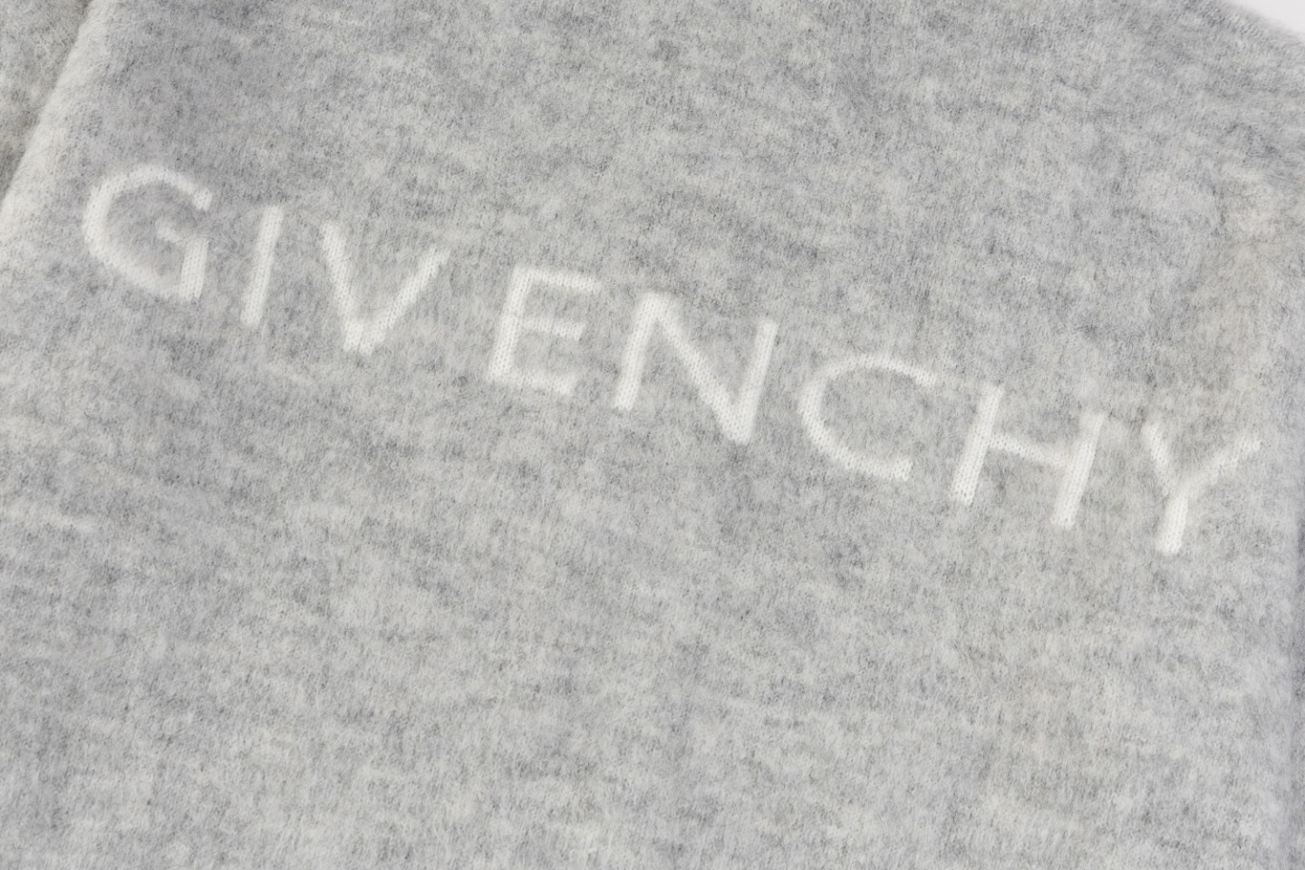 22FW GVC Lettered Sweater: Nozzle Comparison and Market Mapping in Grey, XS-L Sizes - 图片 5